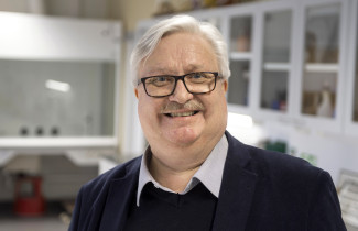 Professori Antti Juvonen.