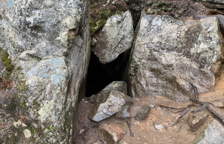 Kolin pirunkirkon suuaukko.