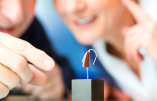 Kuulolaitteen malli.