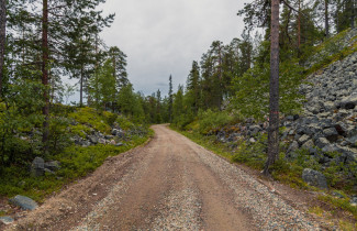 Road. Photo: Mostphotos.