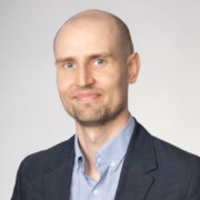 Profile picture: Lauri Peterson