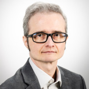 Profile picture: Ari Solomon