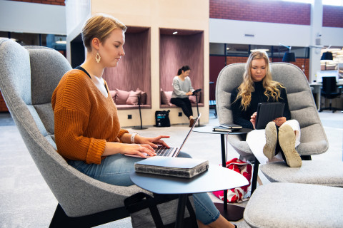 Student in the UEF Library.