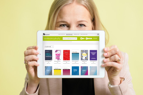 Verkkokirjahyllyn näkymä tabletilla