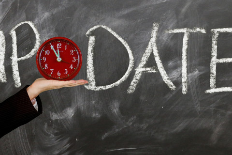 liitutaulu, kello, teksti update.