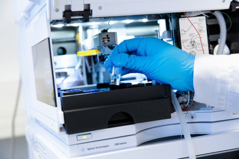 Farmasian tutkimuslaite kuvattuna Meditekniassa.