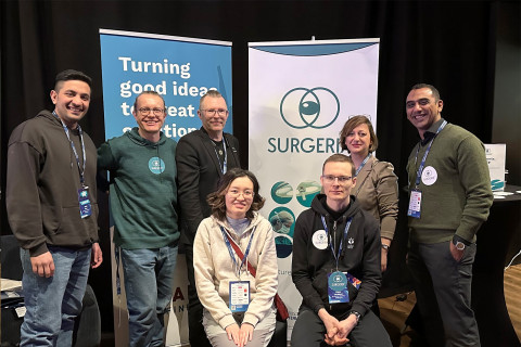 Surgerixin tiimi. Kuva Parastoo Jalili