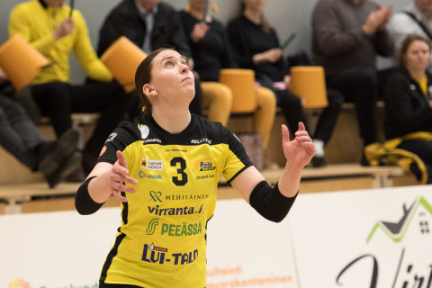 Lentopalloilija Emilia Kääntä on Itä-Suomen yliopiston opiskelija.