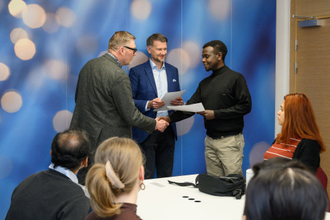 Ylioistosäätiöiden apurahojen jakotilaisuus.