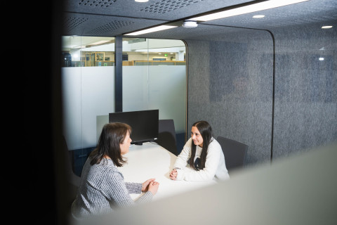 Opiskelija ja opinto-ohjaaja.