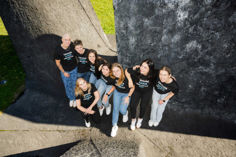 UEF-lähettiläät ryhmäkuvassa