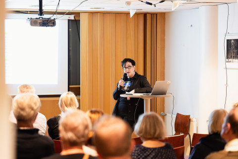 Professori Maria Lähteenmäki Tieteen päivillä Joensuussa.