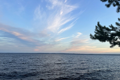 Kesäinen järvimaisema