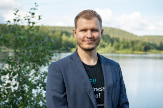 Matkailuliiketoiminnan professori Juho Pesonen