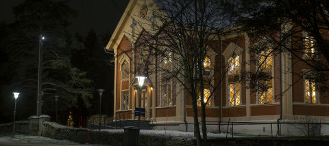 Kontiolahden kirkko jouluna.