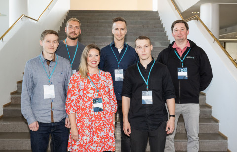 UEF Startup Day -tapahtuman esiintyjät yhteiskuvassa.