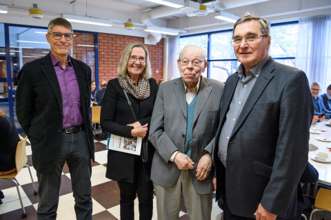 Matti Viluksela, Kirsi Vähäkangas, Mauno Airaksinen ja Hannu Komulainen Kuopion farmasian 50-vuotisjuhlaseminaarissa.