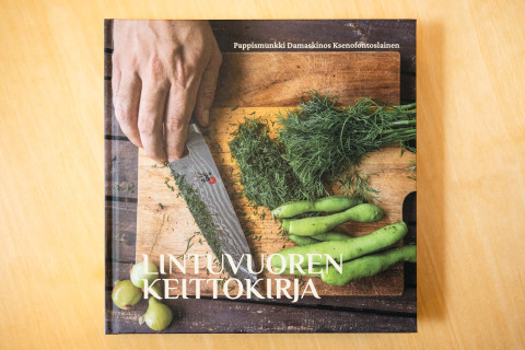 Damaskinos Olkinuoran kirjoittama lintuvuoren keittokirja.