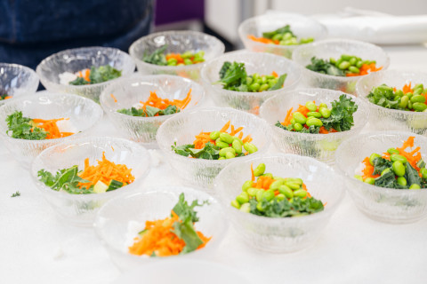 Lasikulhoihin esille Korealaista ruokaa.