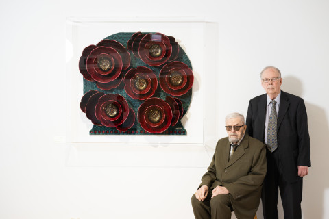 Ruusumeri-teoksen lahjoitus yliopistolle.