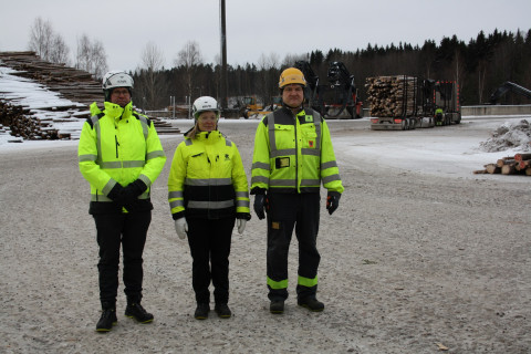 Ihmisiä. Kuva Kalle Kärhä.