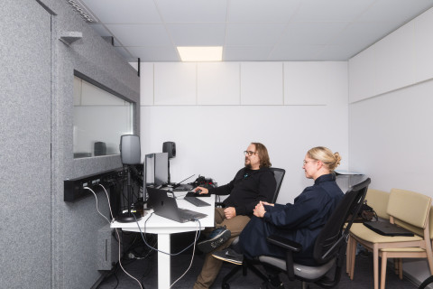 Logopedian tutkimusta.