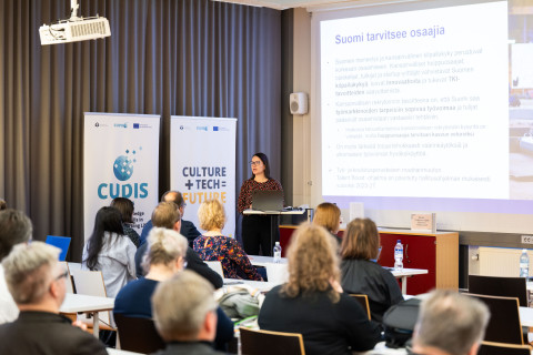 Satu Salonen CUDIS hankkeen päätöstapahtumassa.