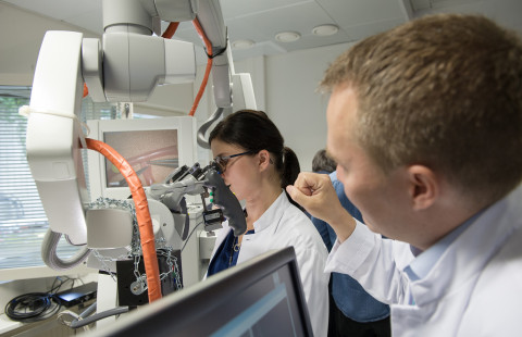 Kuopion yliopistollisen sairaalan mikrokirurgiakeskus