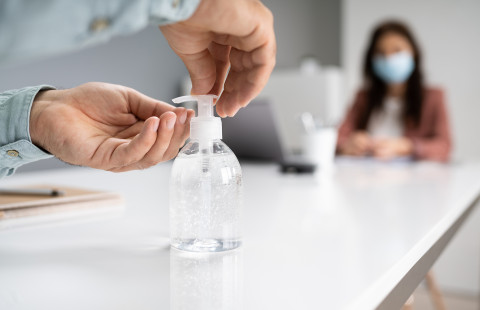 Hand sanitiser dispenser