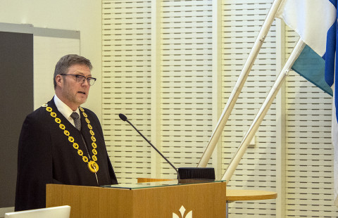 Mönkkönen Jukka speaking.
