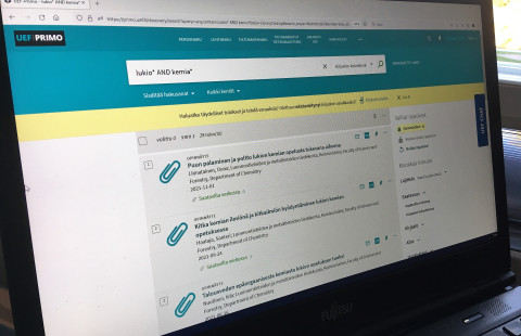 UEF-Primon hakunäkymä: Haku lukio* AND kemia*, rajaus Opinnäytteet, kolme uusinta tulosta.