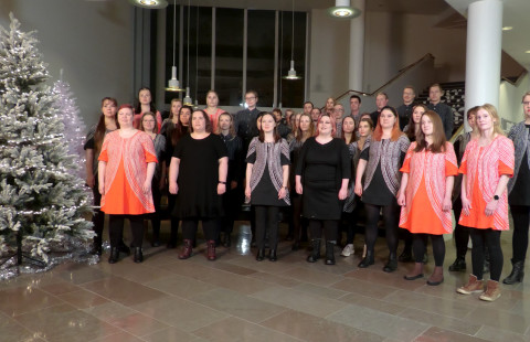 JOY-kuoron joulutervehdyksen kuva.