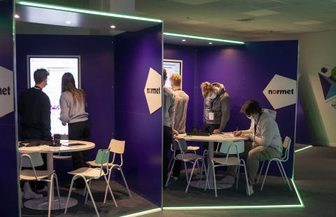 Oppilaat Yrityskylässä.