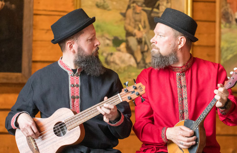 Loimolan Voima esittää musiikkia.