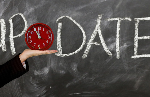 liitutaulu, kello, teksti update.