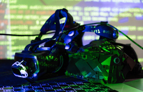 VR-lasit kuvattuna valaistuna.