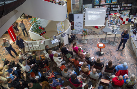 Tieteen päivien yleisöä Carelicum-keskuksessa Joensuussa 2019.