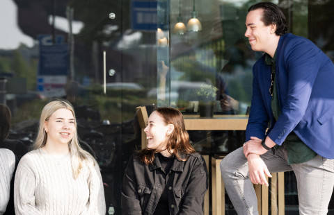 UEF-lähettiläitä Joensuun kampuksella