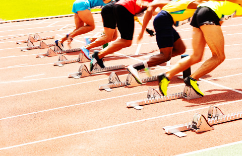 Juoksijoita lähdössä liikkeelle.