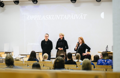 Oppilaskuntapäivän avajaiset. 