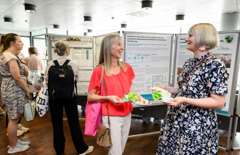 Leila Karhunen ja Amma Antikainen.