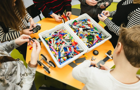 LUMA-keskus piti tiedetuokion lapsille ja nuorille Joensuun kirjastossa 15.1.2024.