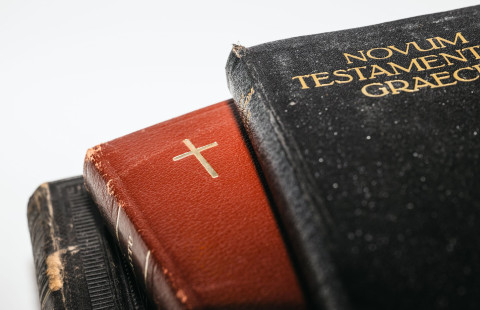 Raamattu ja testamentti. 