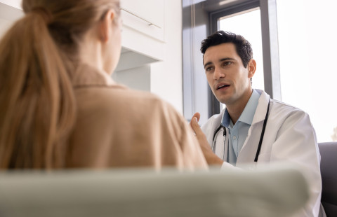 Potilas ja lääkäri.