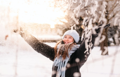 UEF-lähettiläs Lita Jäppinen talvisessa maisemassa