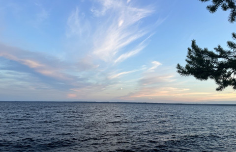 Kesäinen järvimaisema