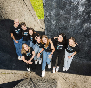 UEF-lähettiläät ryhmäkuvassa