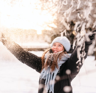 UEF-lähettiläs Lita Jäppinen talvisessa maisemassa